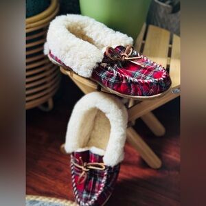 L.L. BEAN SLIPPERS